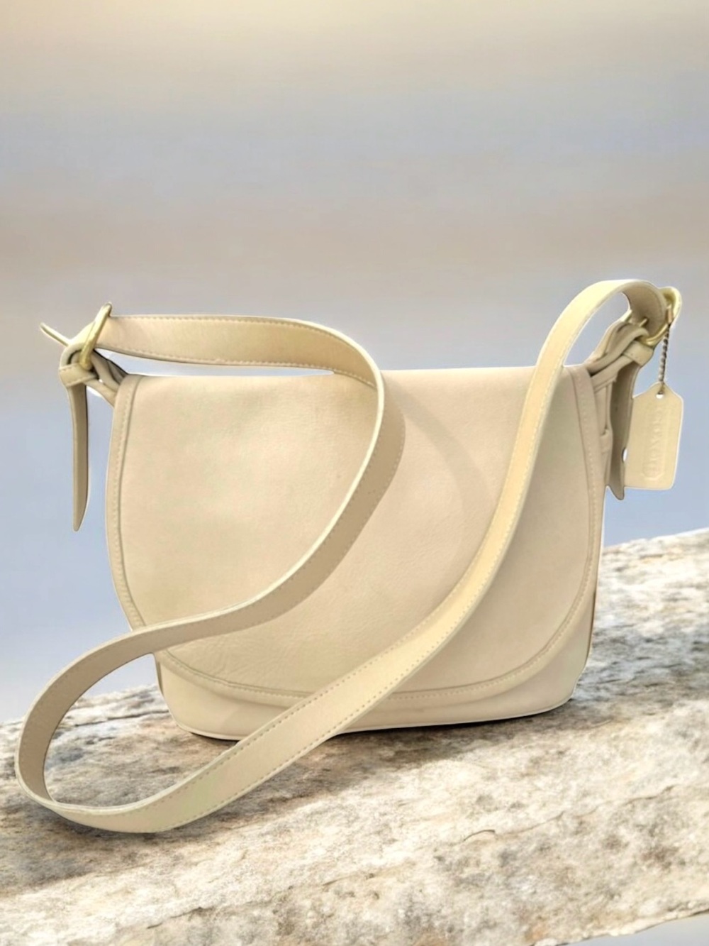Coach Vintage Leather Flap Shoulder Bag Ivory Cream Messenger Bag Y2K Crossbody